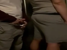 深夜空街，喝多了…我决定尿在嫩鸡室友身上找乐子 :P sickly fucks chinese porn gay