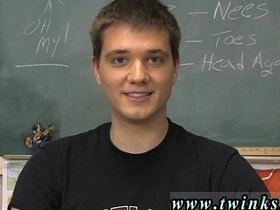 亚洲嫩男免费电话性爱号码 Jordan Dallas正坐着 japanese gay breeding porn