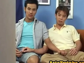 日本嫩鸭吹箫后无套后入式 japan piss gay porn