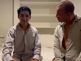 这小年轻从没尝过残疾大哥的巨屌 gay sex videos asian muslim